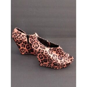 Olsenboye Boot Leopard Print Women's with peep toe  Size 8.5 black brown gold